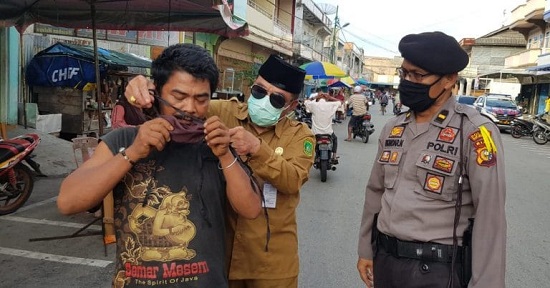 Pemkab bersama Polres Meranti Lakukan Penertiban Warga dan Pedagang Tak Pakai Masker 