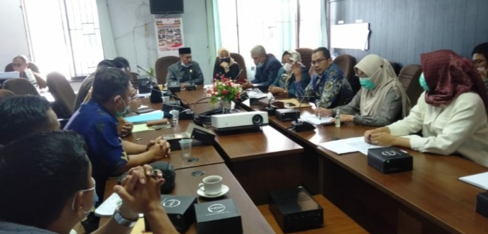 Pertanyakan Izin Gerai, DPRD Pekanbaru Panggil Indomaret dan Alfamart.