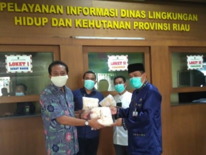 PT. Indah Kiat, Arara Abadi Sinarmas Forestry Serahkan 400 Ribu Masker Untuk Masyarakat Riau