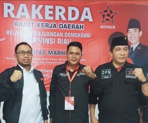 Repdem Kampar : Analisis Saiman Pakpahan Dangkal Soal Haji Zukri Maju Pilgubri