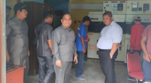 Tengku Efrisyahputra Tinjau Gardu Hubung dan Link Jaringan Pastikan  Listrik BUMD Berjalan Baik