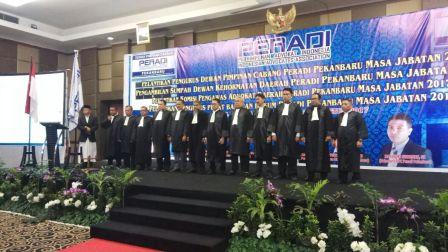 Ketua PWI Riau Dilantik Jadi Dewan Kehormatan PERADI Pekanbaru