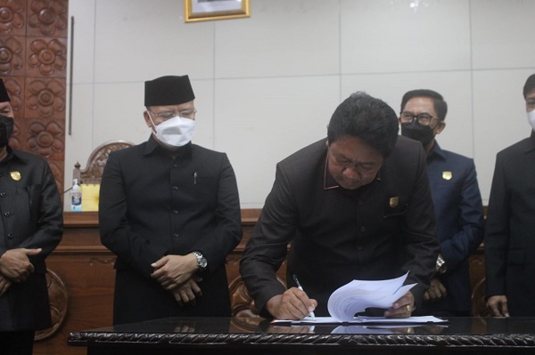 Rapat Paripurna, DPRD Bengkulu Sahkan Perda Tentang Pengelolaan Aset