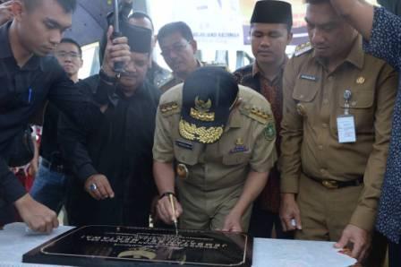 Gubernur Riau Resmikan Pemakaian Jembatan Penghubung Rohul-Pasaman 