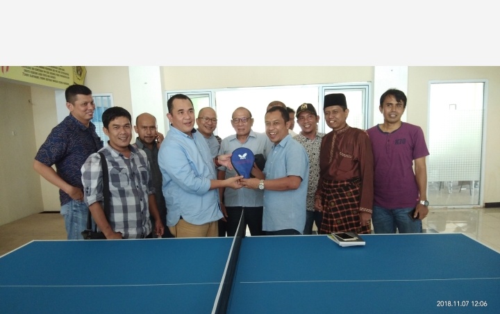 Anggota DPRD Riau Bagus Santoso Bantu PWI Meja Pingpong