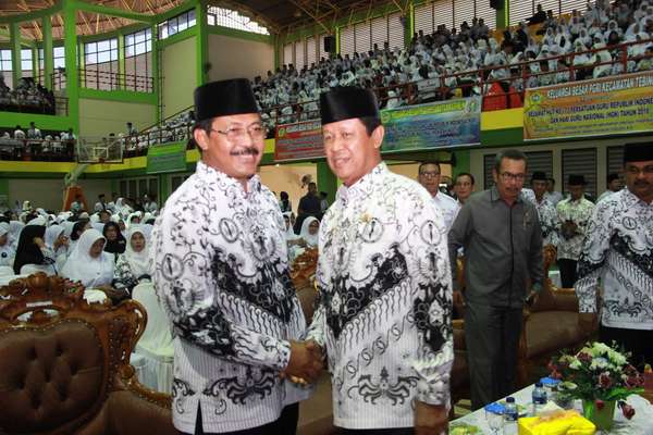  Nurdin : Guru Kepri Harus Siap Hadapi Tantangan Zaman