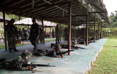 Korem 023/KS Gelar latihan Menembak Jarak 300 Meter Untuk Anggota.