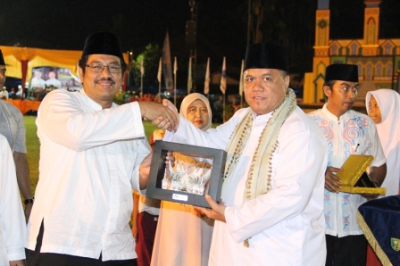 Wabup Khairizal Lepas Pawai Taaruf MTQ Kabupaten Inhu