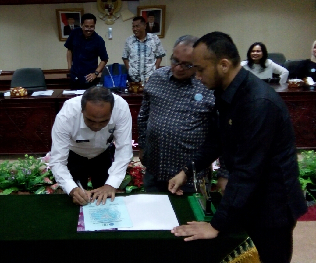 Berantas Narkoba, Komisi A DPRD Riau dan BNN Riau Tekan MoU