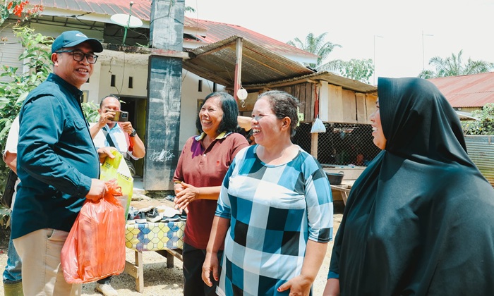 PTPN IV Regional III Salurkan Bantuan Untuk Korban Banjir di Batu Langkah