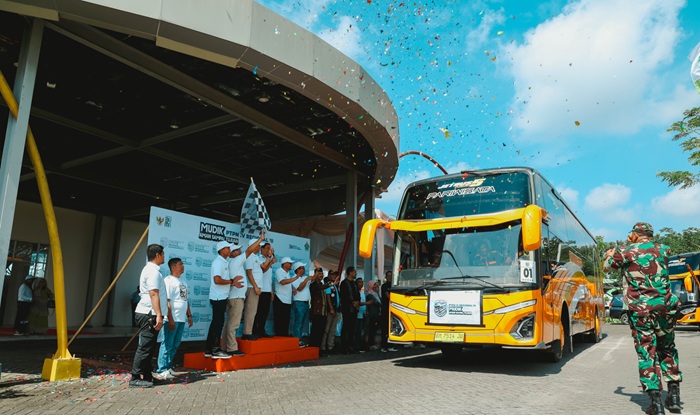 Senyum Bahagia 1.020 Peserta Mudik PTPN IV PalmCo ke Berbagai Kota di Indonesia