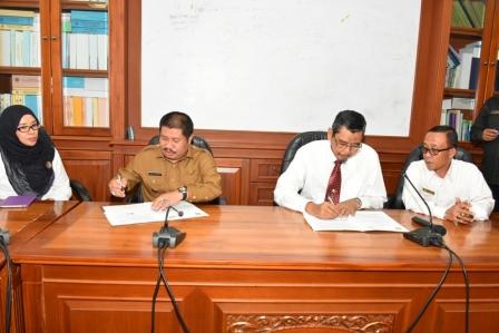  Bupati Amril Teken Perpanjangan MoU Dengan UNRI