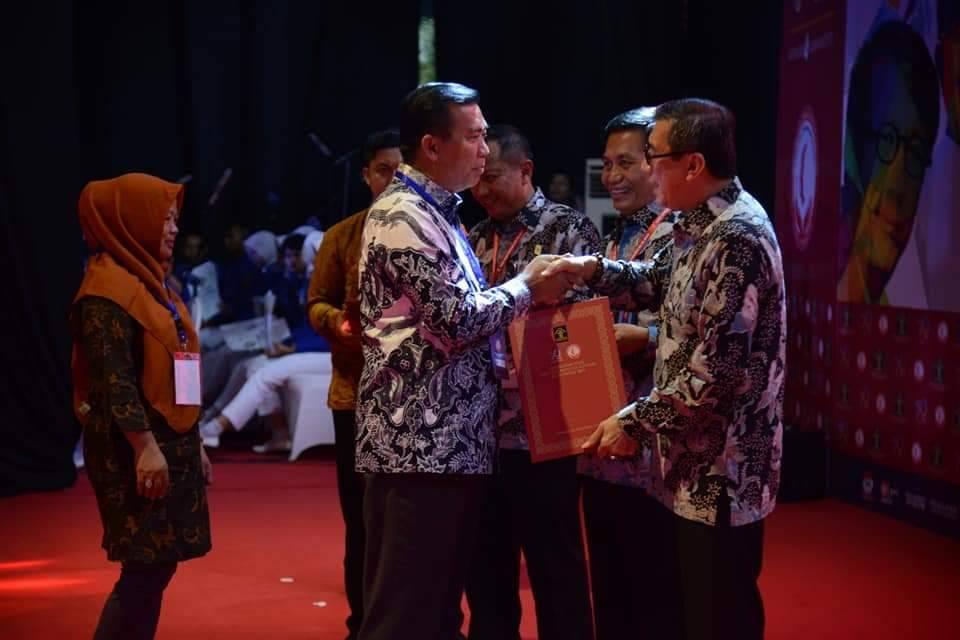 Peduli HAM, Kemenkumham Beri Penghargaan Kepada Walikota PEkanbaru