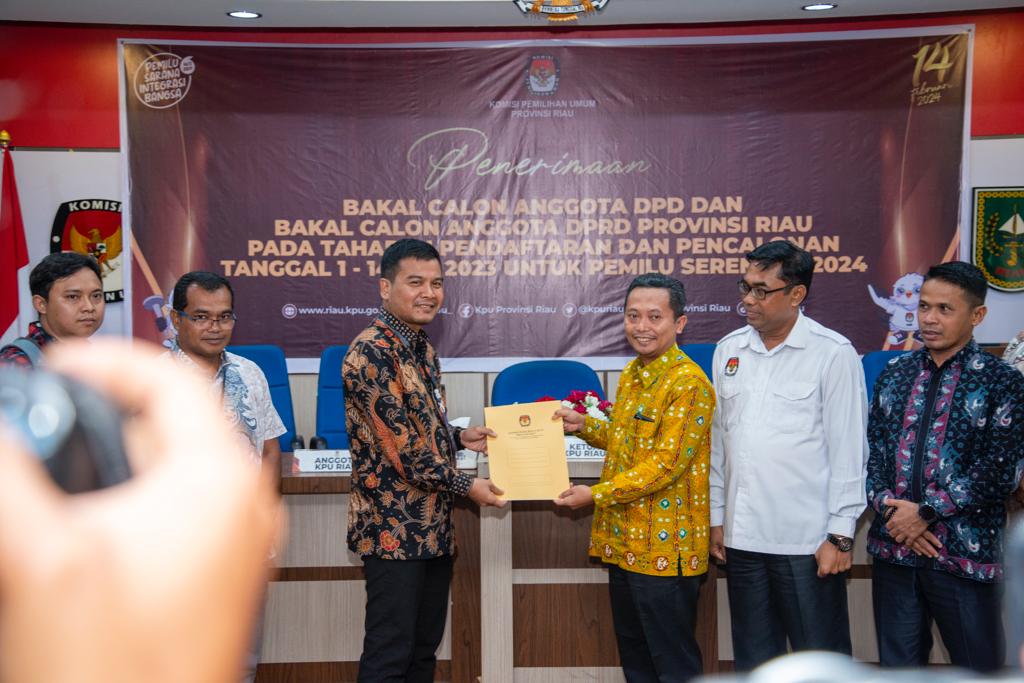Dukungan Kalangan Milenial dan Pelaku UMKM Arif Eka Saputra Resmi Daftar DPD RI