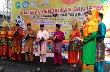 Gubri Marah SKPD Ada Yang Tidak Pasang Spanduk HUT Riau ke 59