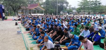 Berharap Hujan, Ribuan Karyawan RAPP Shalat Istisqo