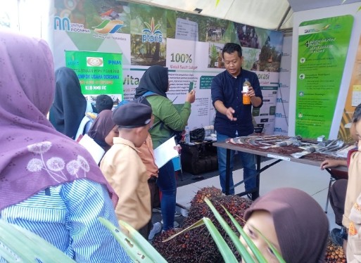 PTPN V Semarakkan Festival Rakyat Bagholek Godang