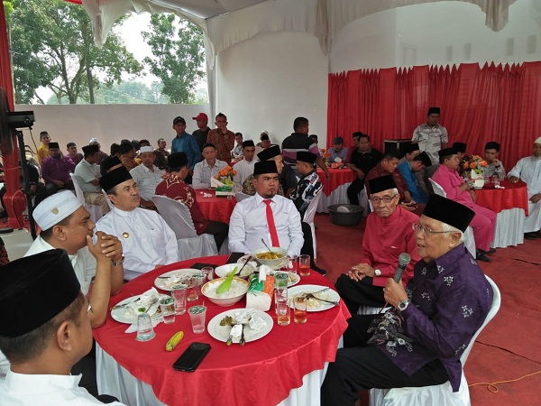 Gubri Syamsuar Datangi Kediaman Ketua DPD PDIP Riau Zukri Misran Ucapkan Selamat 