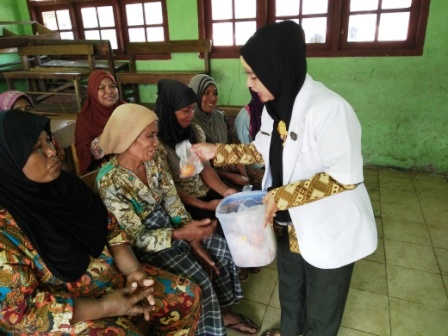 Dalam Rangka Hari Kartini, Setiap Pasien di Puskesmas Palika Dapat Telur Rebus 