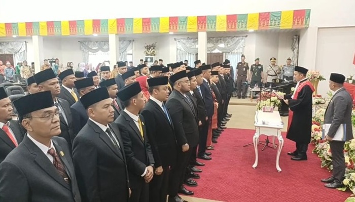 Sebanyak 45 Anggota DPRD Rohul Resmi Dilantik