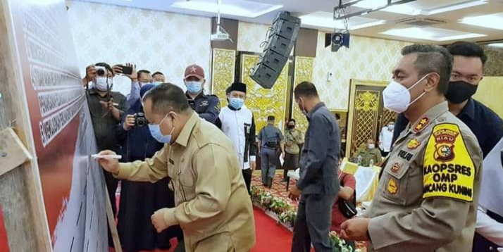 Pimpin Deklarasi Pilkada Bersih, Bupati Irwan Ajak Masyarakat Jaga Nilai Demokrasi