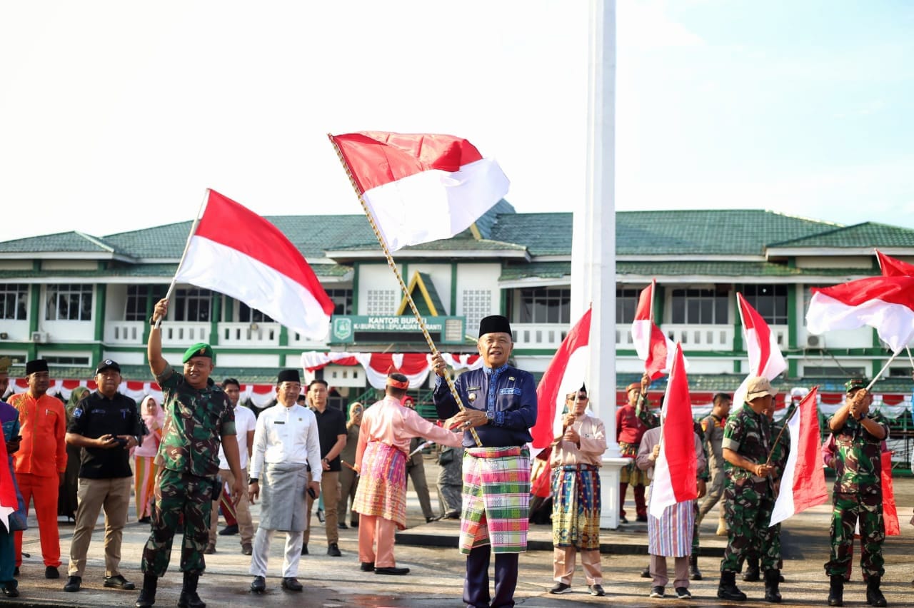 Plt Bupati Meranti Luncurkan Gerakan 10 Juta Bendera Merah Putih