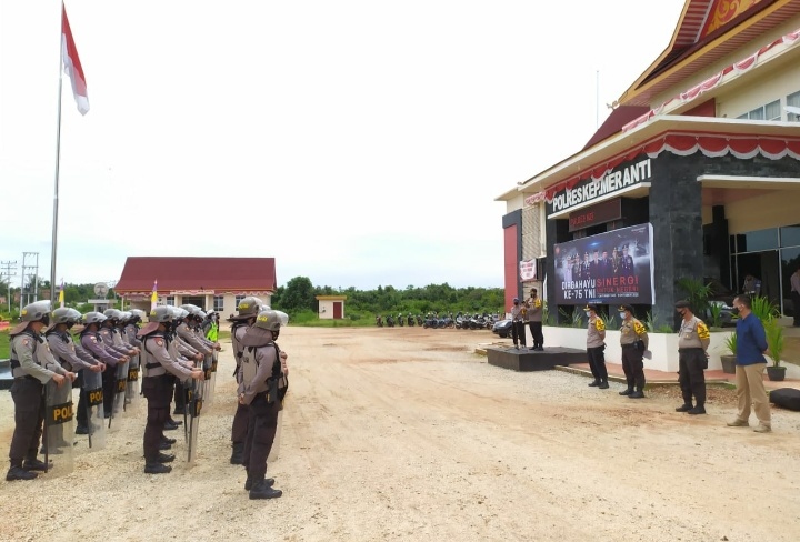 100 Personil Polres Meranti Amankan Aksi Unras Tolak Omni Bus Law