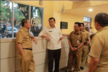 Kunjungi Pemko Pekanbaru, Gubri dan Wagubri Apresiasi Pembangunan Mal Pelayanan Publik