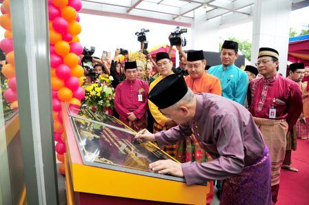 Menara Dang Merdu Bank Riau-Kepri Ikon dan Kebanggaan Masyarakat Riau