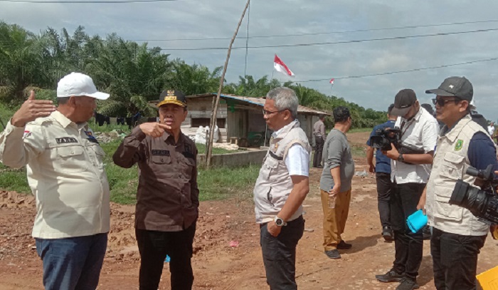 Gubernur Riau Tinjau Pembangunan Jembatan Bagansiapiapi-Sinaboi dan Penimbunan Jalan Pesisir