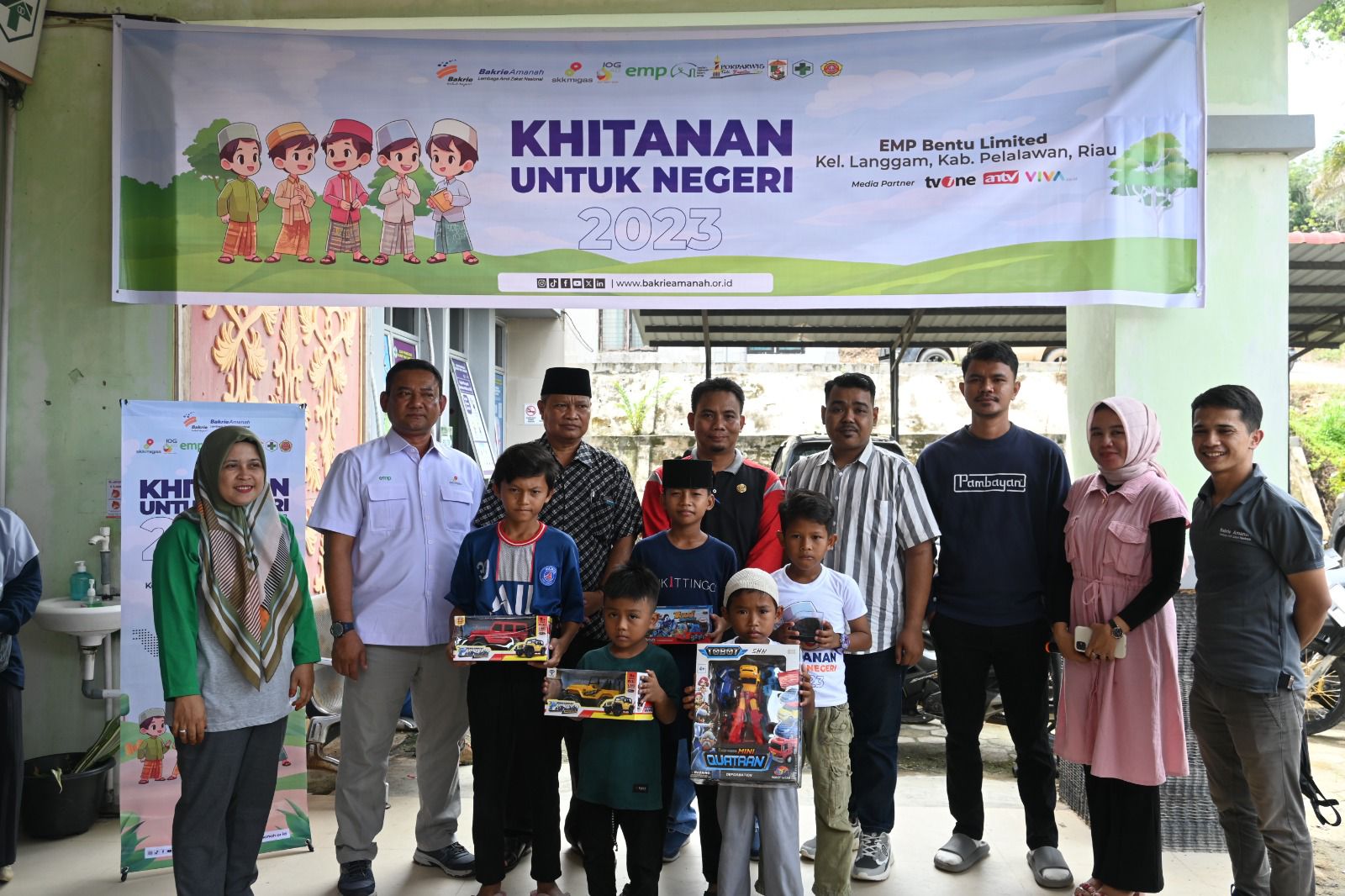 EMP Bentu Limited dan Bakrie Amanah Gelar Khitanan Massal di Langgam