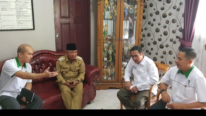 Bupati Harris Dukung Kerja Bhakti Fakultas Hukum UIR di Teluk Meranti