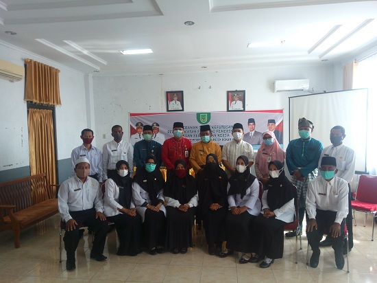 Dihadiri Wabup, BKPSDM Rohil Serahkan 25 SK P3K Kepada Honorer Disdik Dan Pertanian