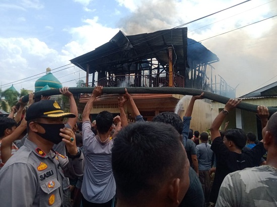 Jago Merah Mengamuk, Empat Unit Rumah Warga Bagan Hulu Tinggal Puing-Puing