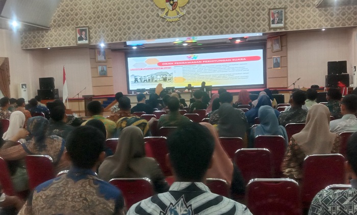 Ratusan Pengawas TPS Diberi Pembekalan Terkait Pengawasan Pilkada