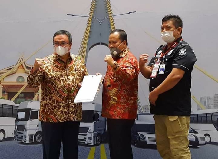 Resmi! Kemenhub Serahkan Operasional Roro Insit-Pecahbuyung ke Bupati Meranti