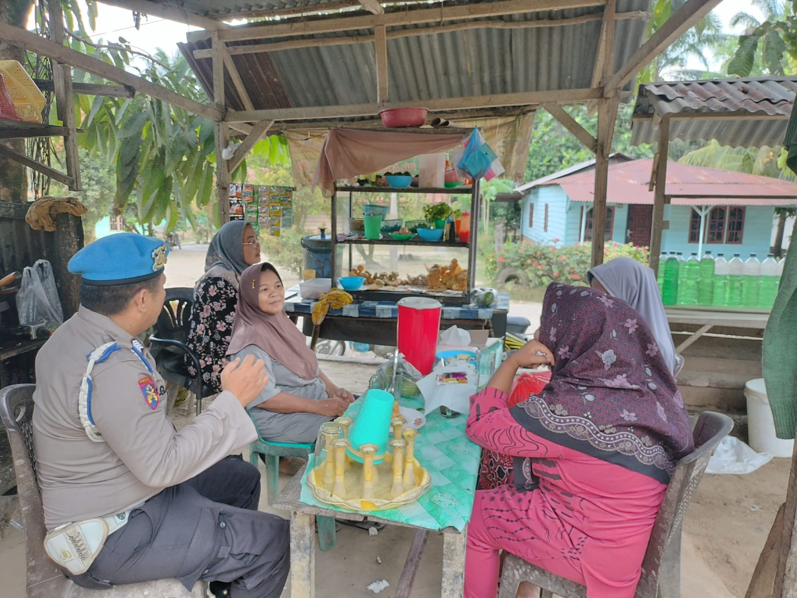 Ibu-Ibu Perwiritan Dusun Suka Makmur Diajak Ciptakan Kamtibmas