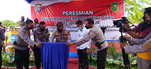 Pertama di Riau, Kapolda Resmikan Driver Thru Pelayanan SIM, Pajak dan SKCK di Polres Rohil