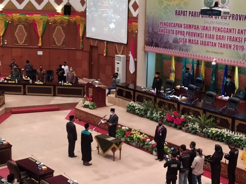 Ir H. Syahroni Tua Resmi dilantik Menjadi Anggota DPRD Riau