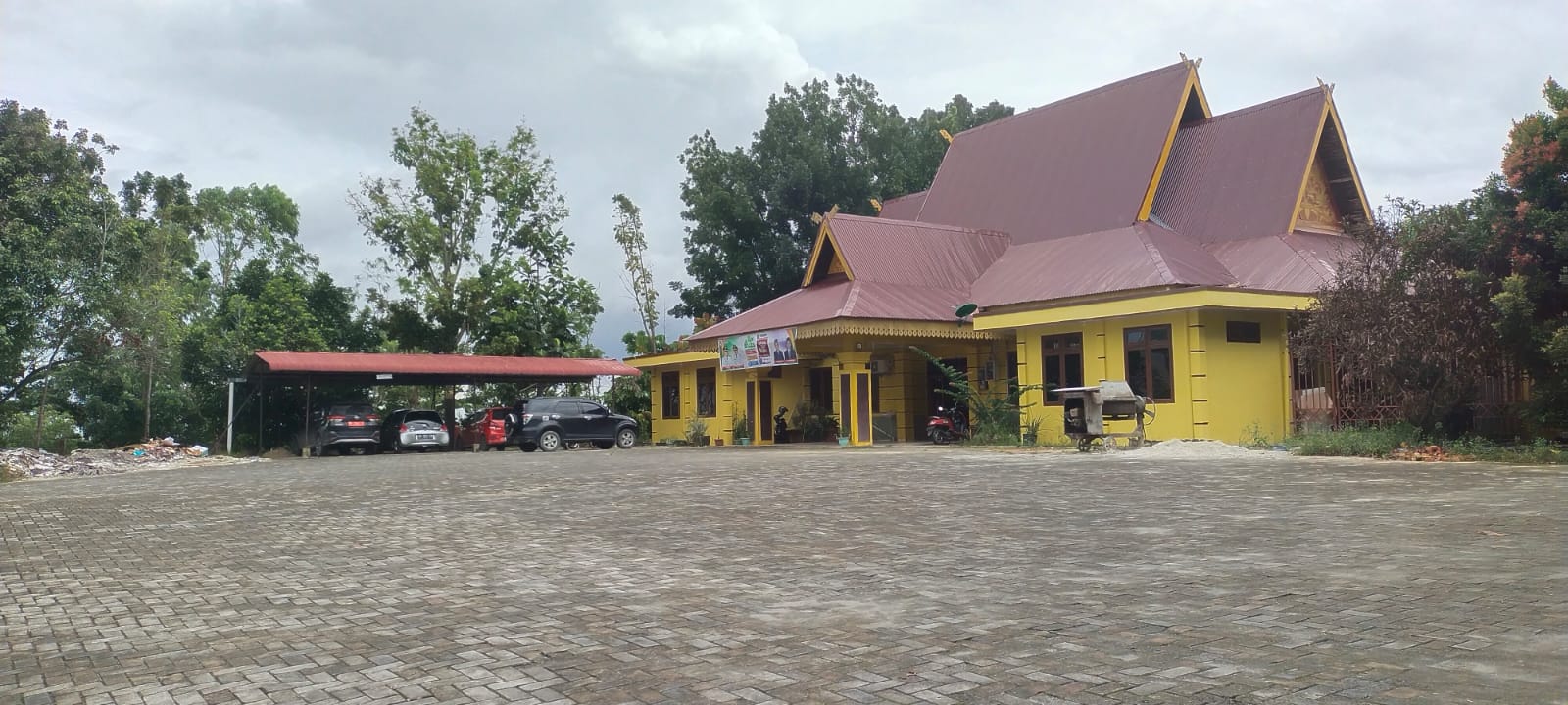 Plh Inspektur Inspektorat Wardi Bingung dan Langsung Kabur Ketika Dikonfirmasi Wartawan