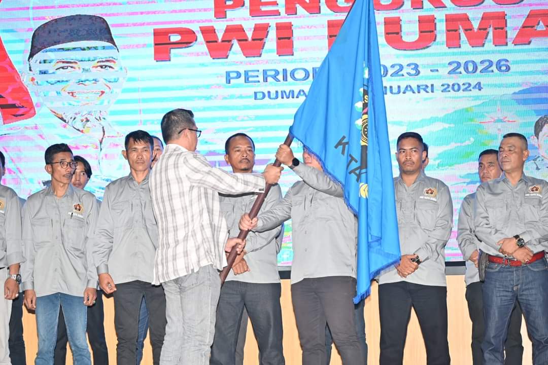 Pengurus PWI Dumai Dilantik, Raja Isyam  Ajak Wartawan Tetap Kritis dan Dukung Kepentingan Daerah
