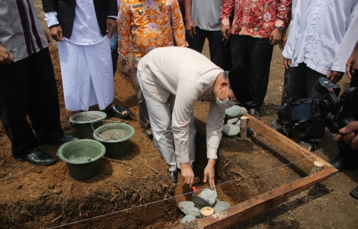 Gubernur Rohidin Jamin Aktifitas Petani Kawasan Hutan di Mukomuko