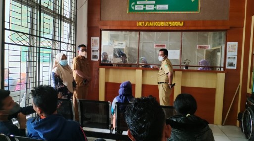 Kunjungi Disdukcapil, Wabup Sulaiman Minta Pelayanan Terus di Tingkatkan