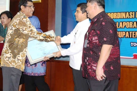 Raih Predikat CC, Penjabat Bupati Inhu Terima Hasil Evaluasi Akuntabilitas Dari Menpan-RB