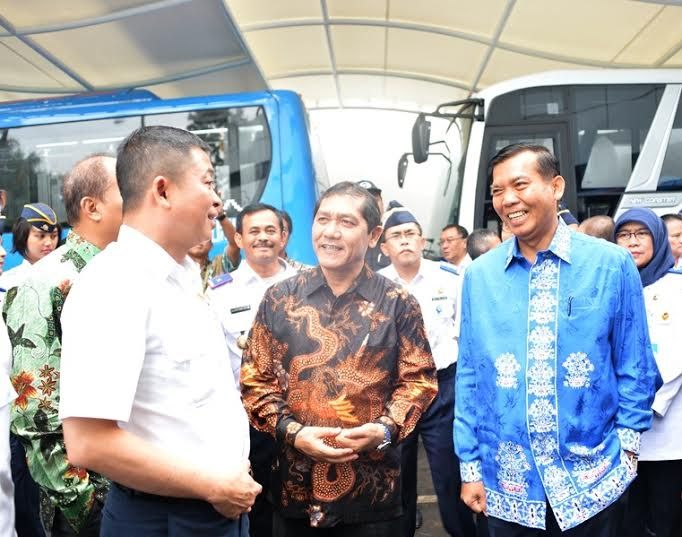 50 Bus Bantuan Menhub Diterima Walikota