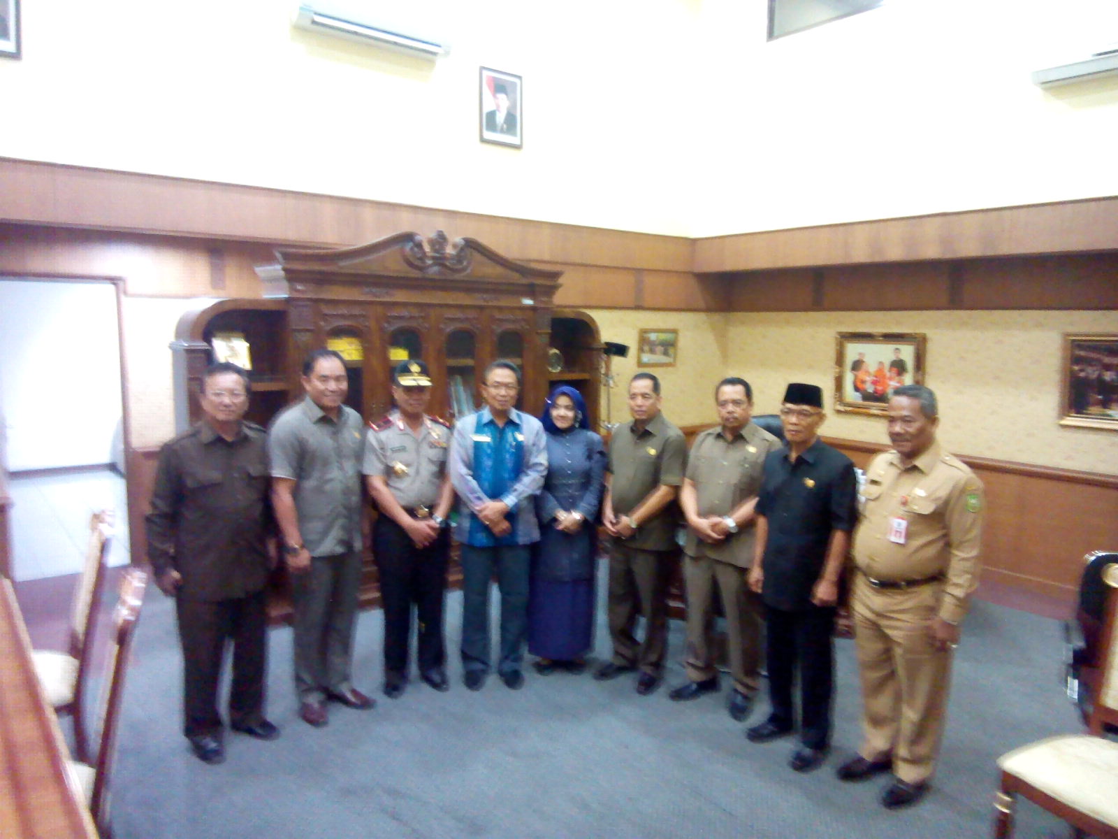 Kapolda Riau Bersilaturrahmi dengan DPRD Bahas Karlahut dan Narkoba