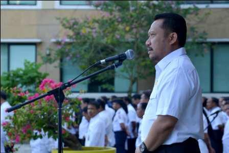 Pimpin Apel Awal Tahun 2019, Plt Bupati Minta ASN Singsingkan Baju Layani Masyarakat