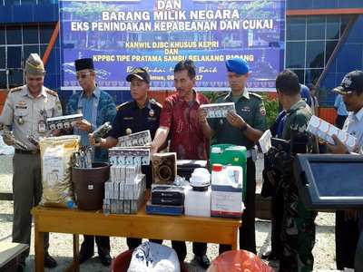 Beacukai Hibahkan Barang Rp 1,2 M Kepada Pemkab Karimun