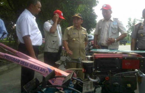 Buka Lahan Tanpa Bakar, Bupati Harris: Ada Perusahaan yang Peduli Beri Bantuan Alat Pertanian