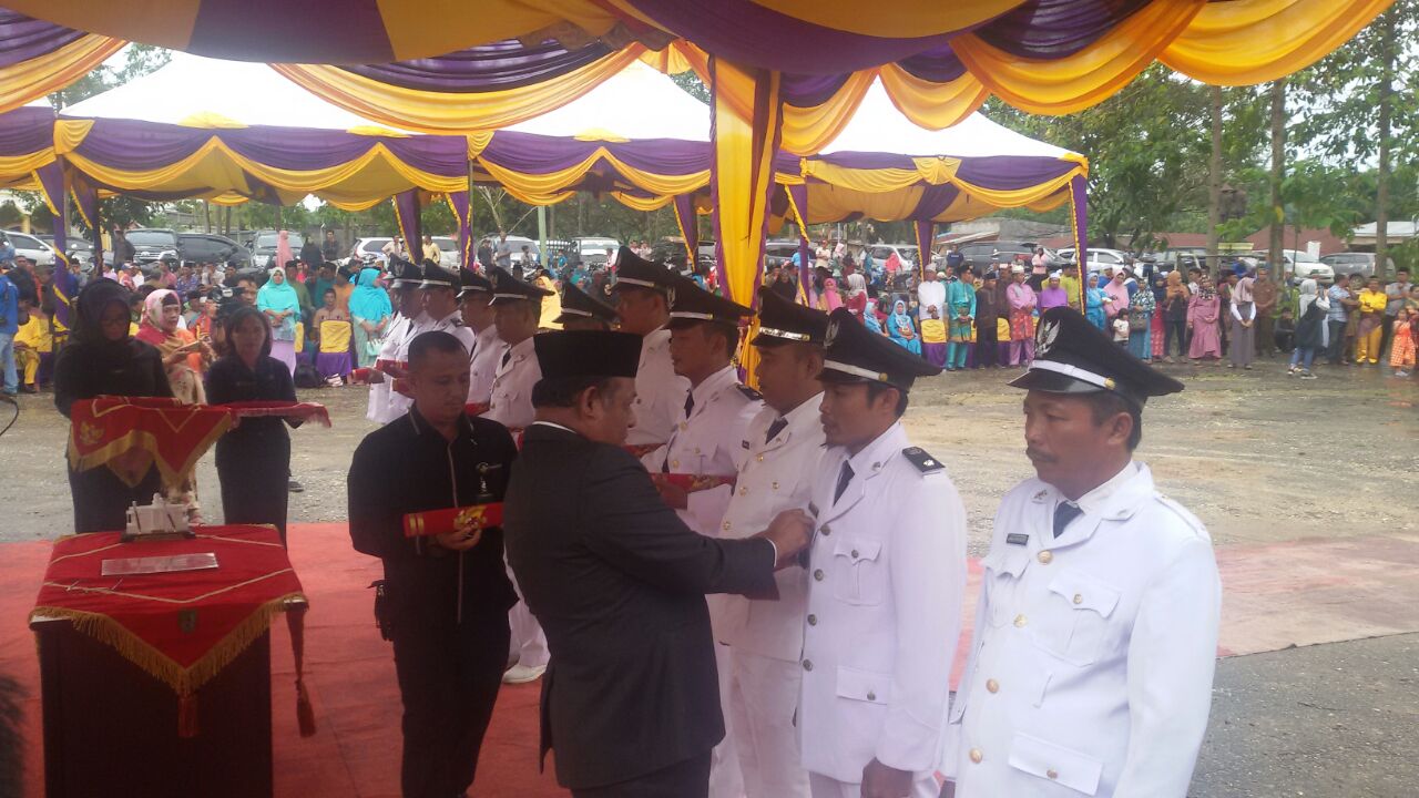Wabup Lantik 11Datuk Penghulu Terpilih Dikecamatan Rimba Melintang